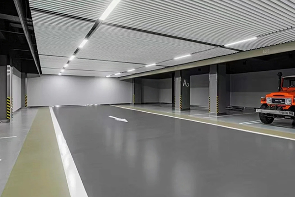 停車場清潔場景