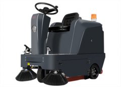 揚子駕駛式掃地機有什么優(yōu)勢？