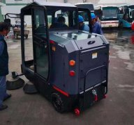 人工清掃效率低？用電動掃地車